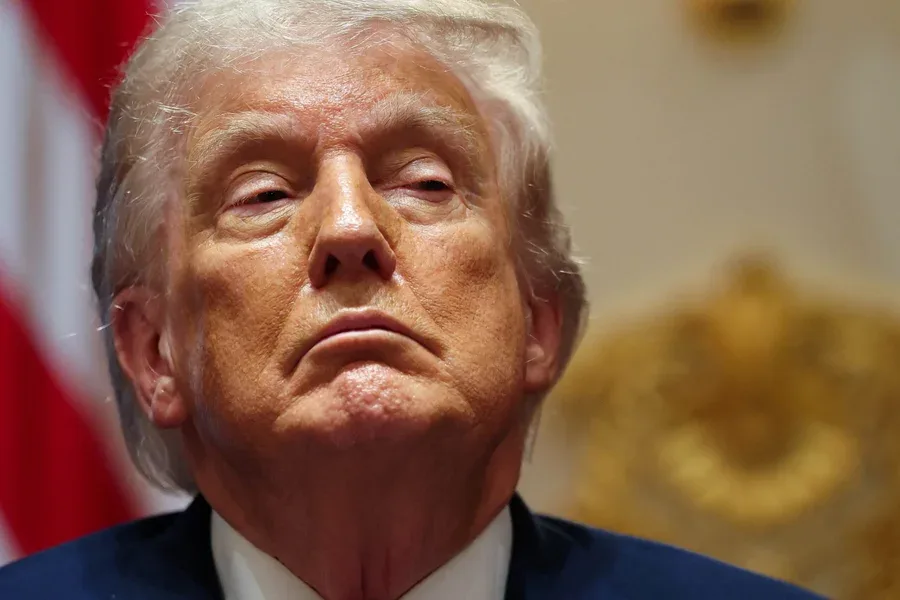 Trump promete resposta após acusar Irã de abater helicóptero militar