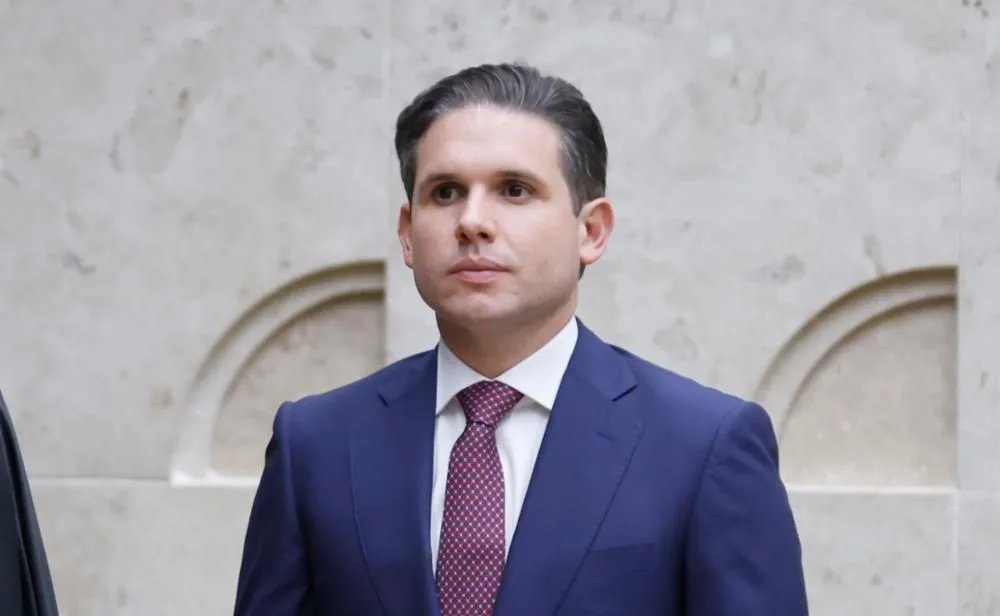 PF descobre pedido de empréstimo de Hugo Motta a Daniel Vorcaro