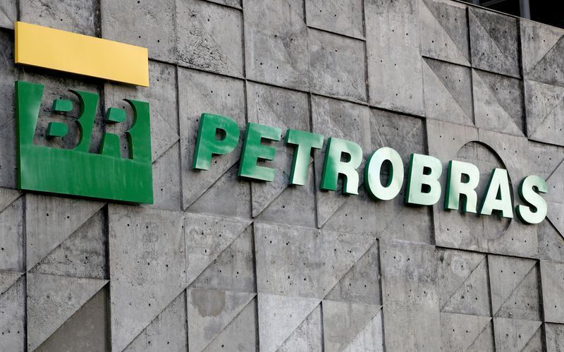 Petrobras reduz preço do querosene de aviação